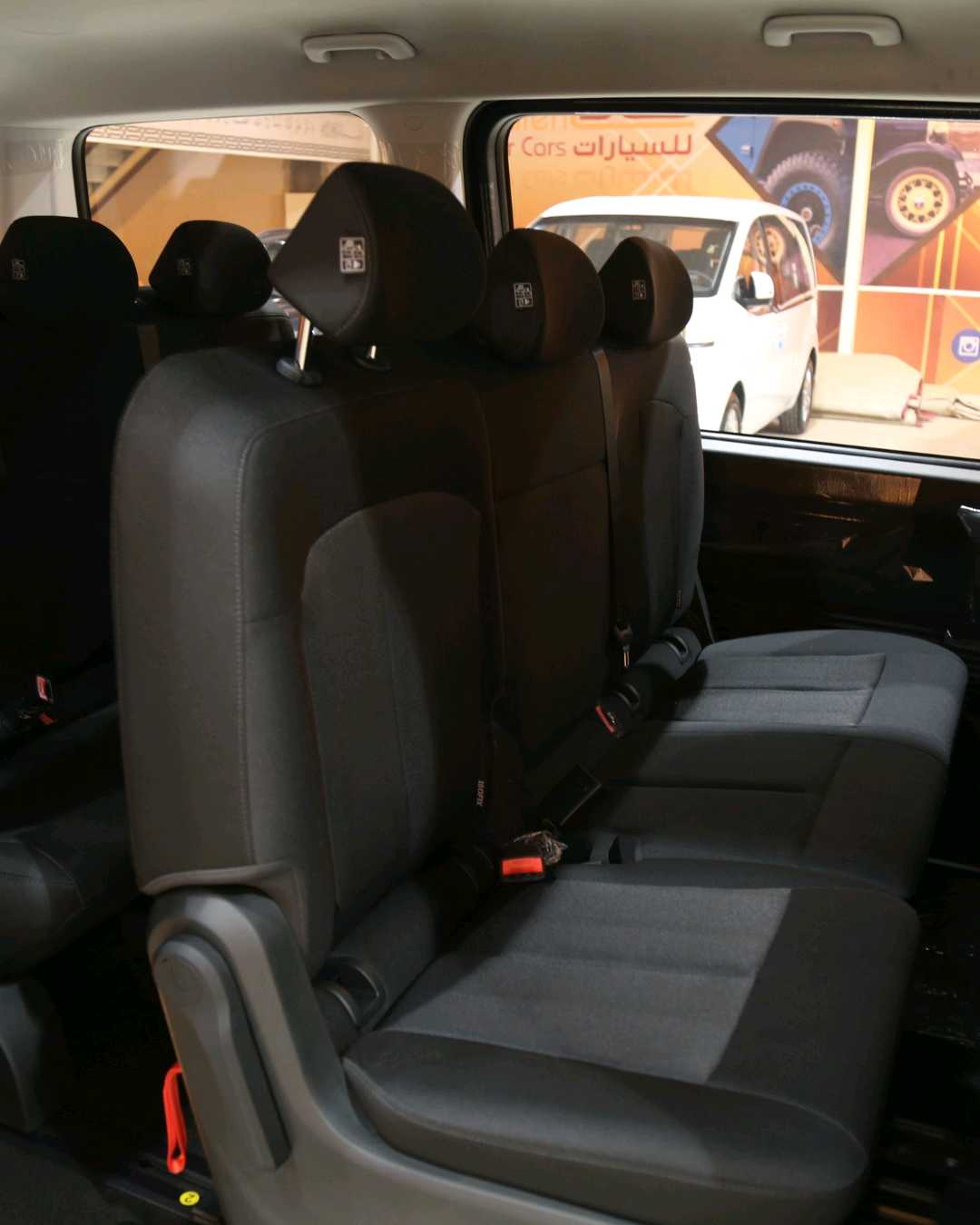 Car Image 2025 HYUNDAI STARIA 
