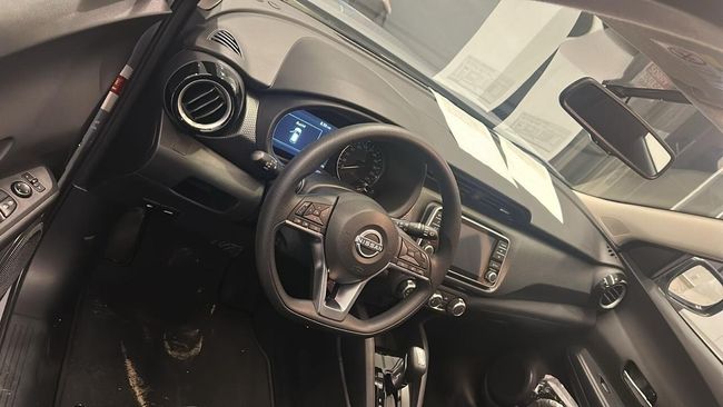 Car Image 2024 NISSAN KICKS 