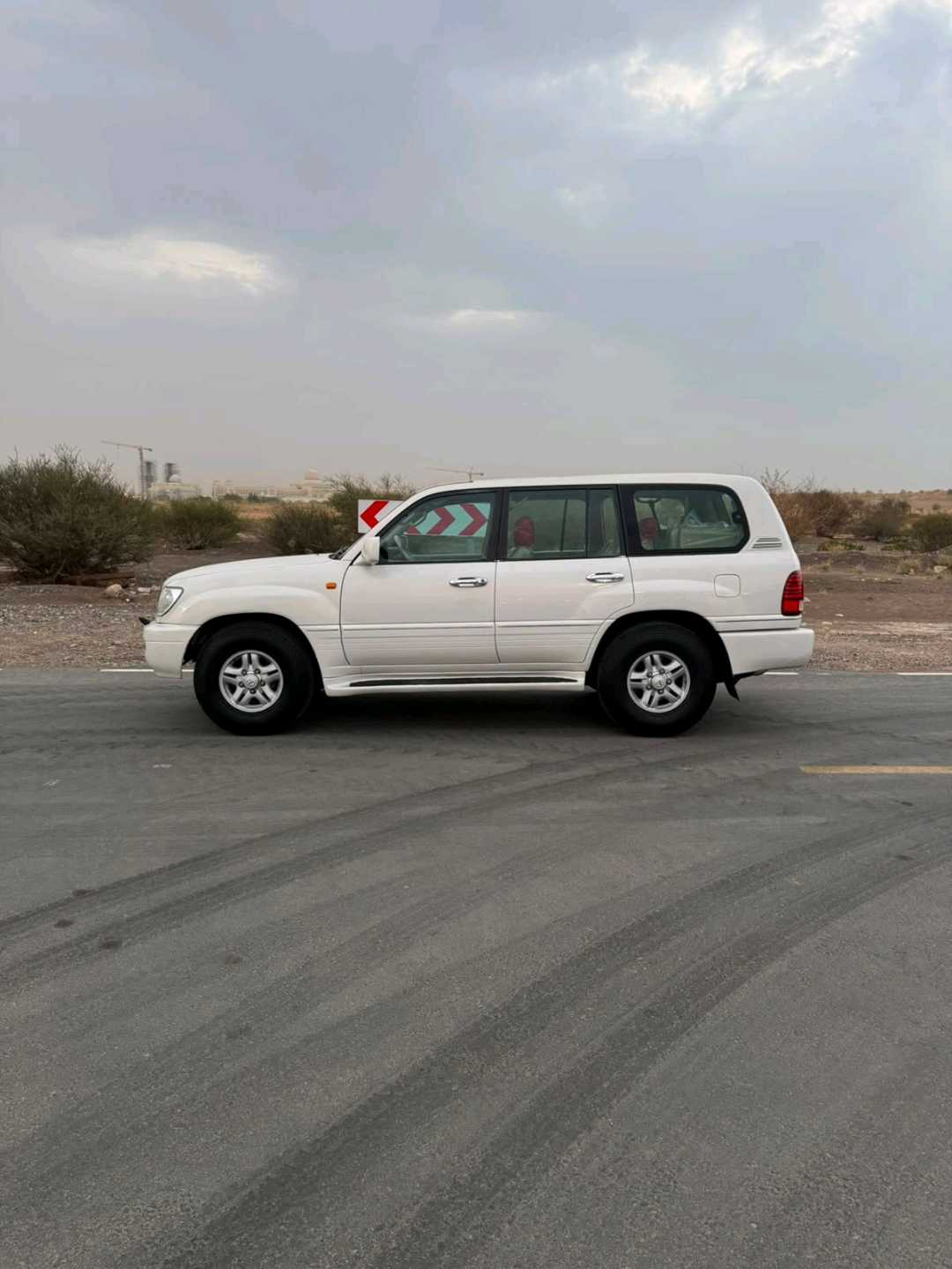 Car Image 1998 LEXUS LX 470