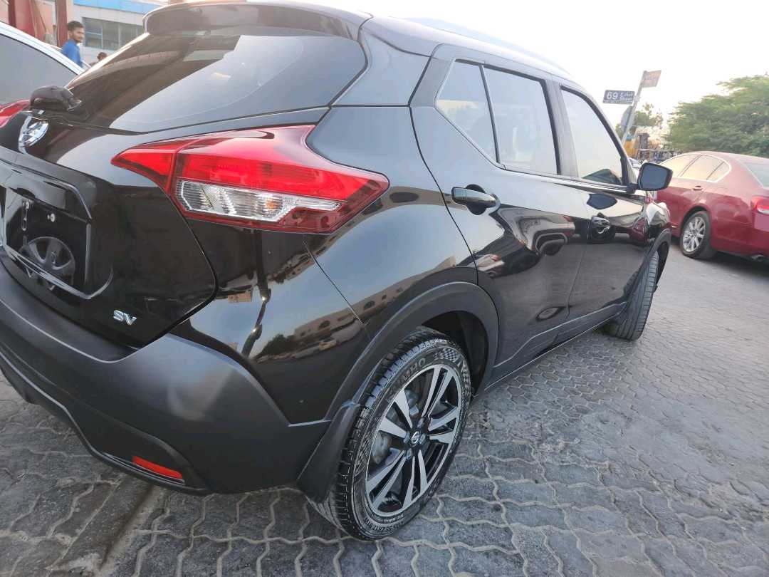 Car Image 2018 NISSAN KICKS 