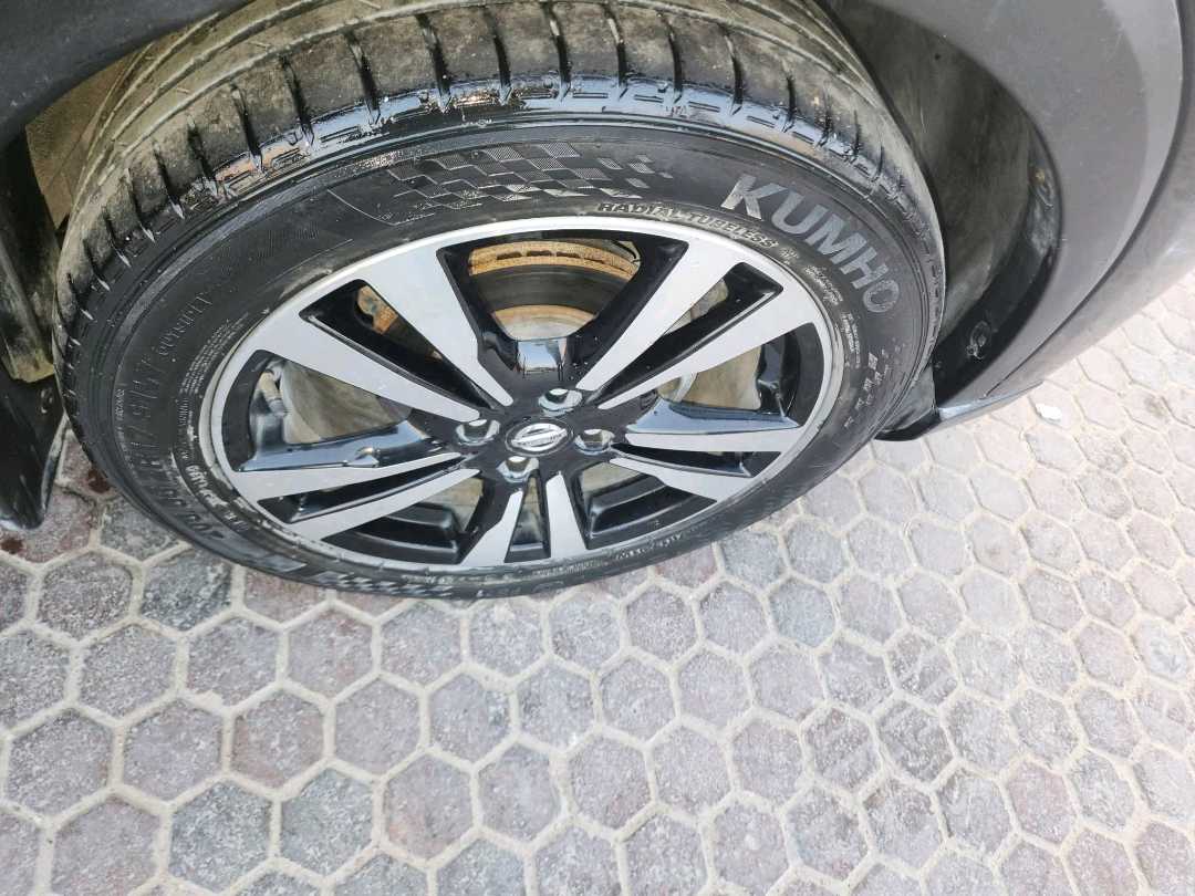 Car Image 2018 NISSAN KICKS 