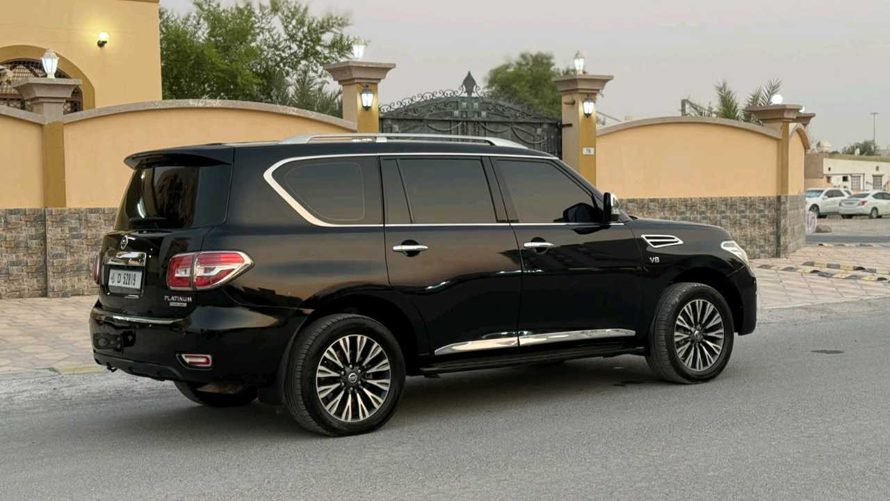 Car Image 2014 NISSAN PATROL LE