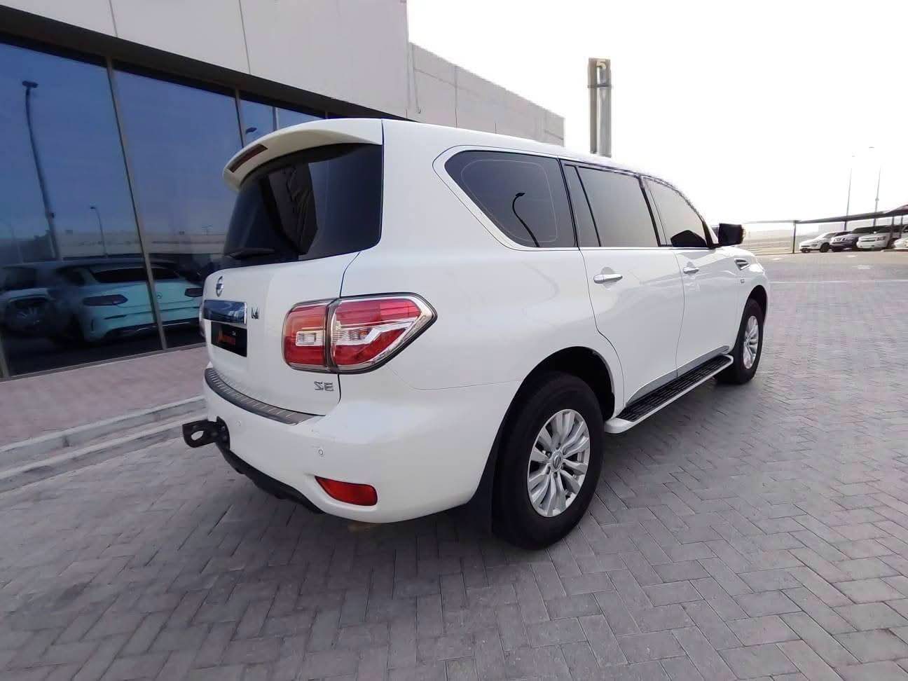 Car Image 2015 NISSAN PATROL SE
