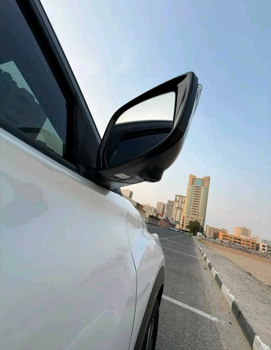 Car Image 2018 NISSAN KICKS 