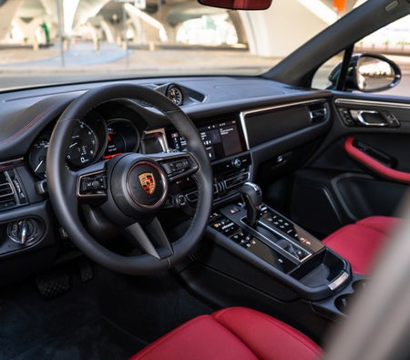 PORSCHE MACAN 2024