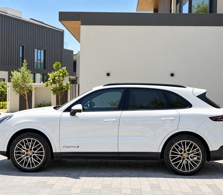 PORSCHE CAYENNE 2023