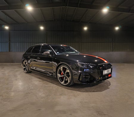 AUDI RS 4 2025