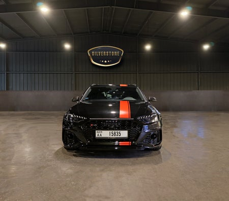 AUDI RS 4 2025