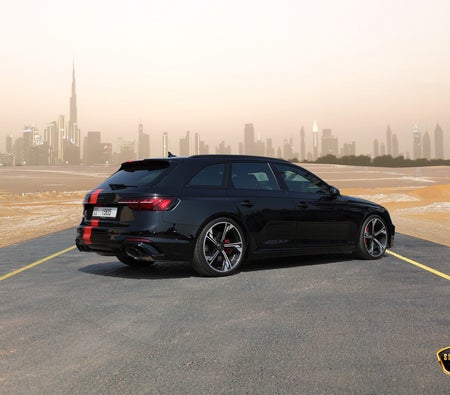 AUDI RS 4 2025