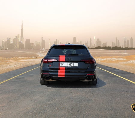 AUDI RS 4 2025