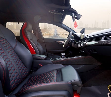 AUDI RS 4 2025