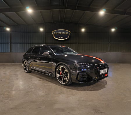 AUDI RS 4 2025