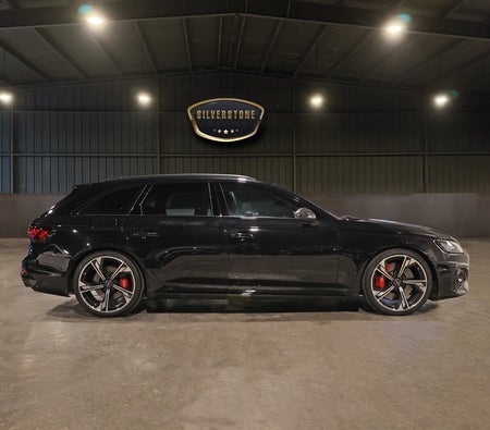 AUDI RS 4 2025