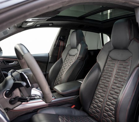 AUDI Q8 2025