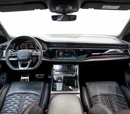 AUDI Q8 2025