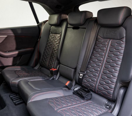 AUDI Q8 2025
