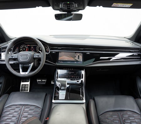 AUDI Q8 2025