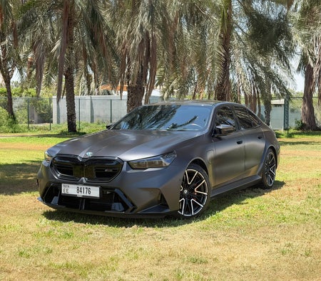 بي أم دبليو M5 2025