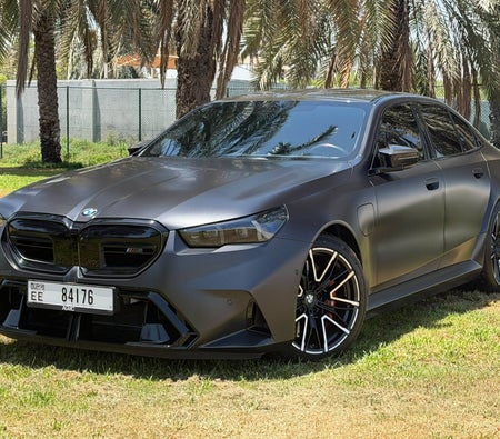 بي أم دبليو M5 2025