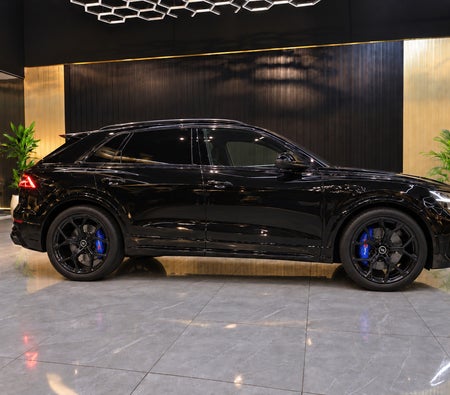 AUDI Q8 2024