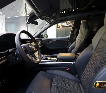 AUDI Q8 2024