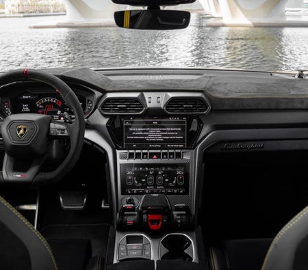 LAMBORGHINI URUS 2023