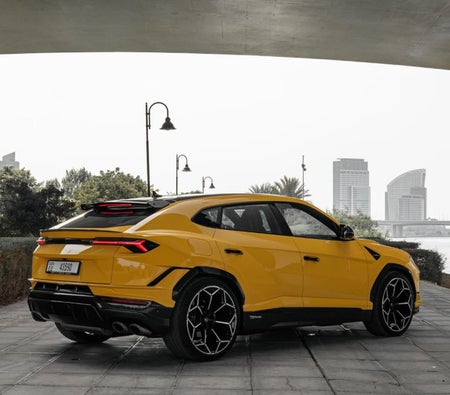 LAMBORGHINI URUS 2023