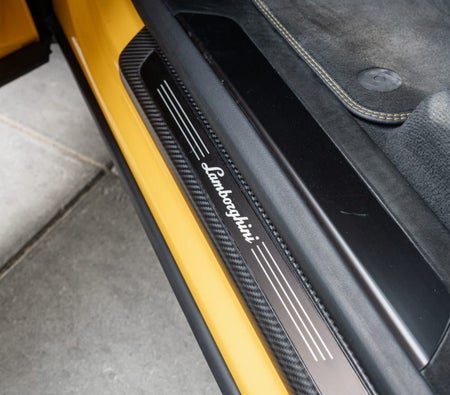 LAMBORGHINI URUS 2023