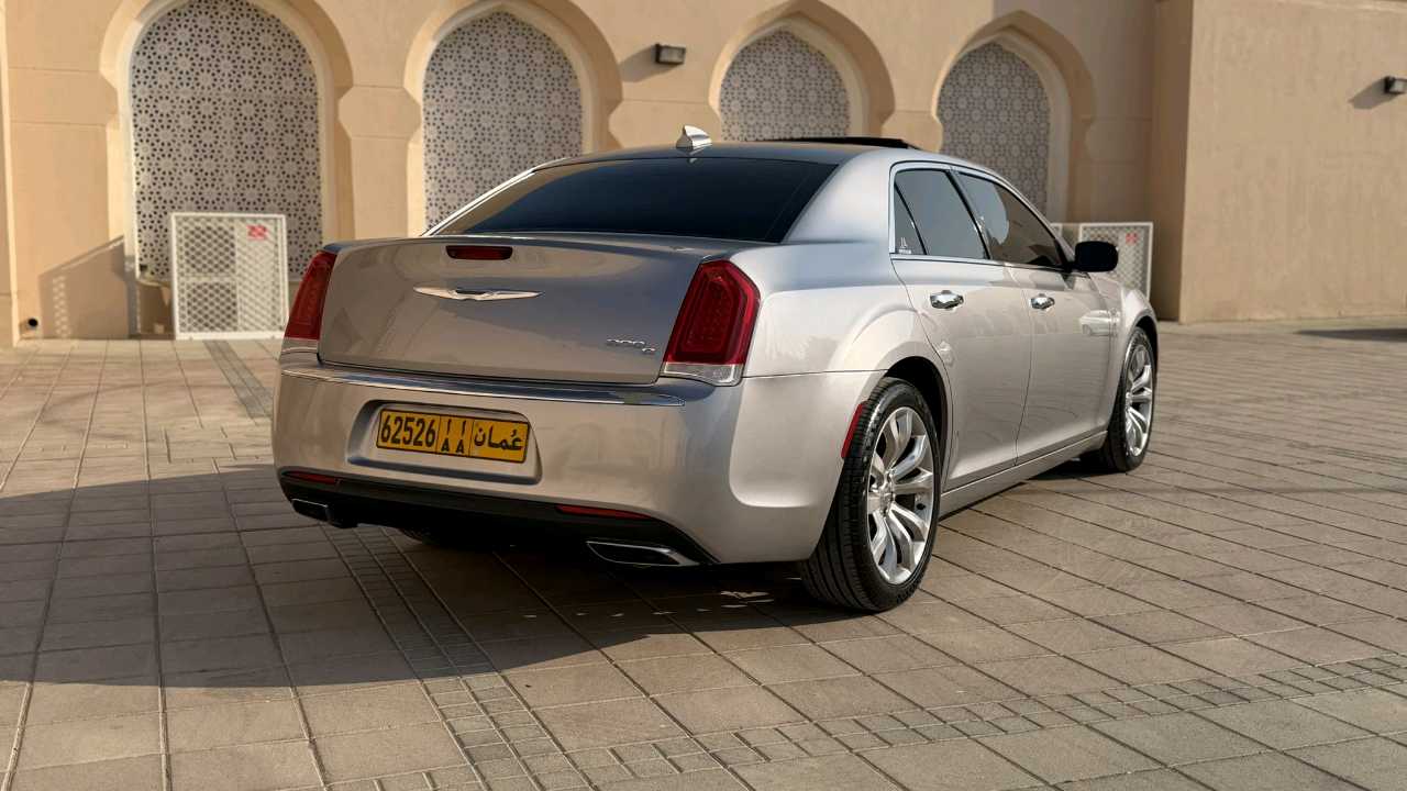 Car Image 2017 CHRYSLER 300 300C