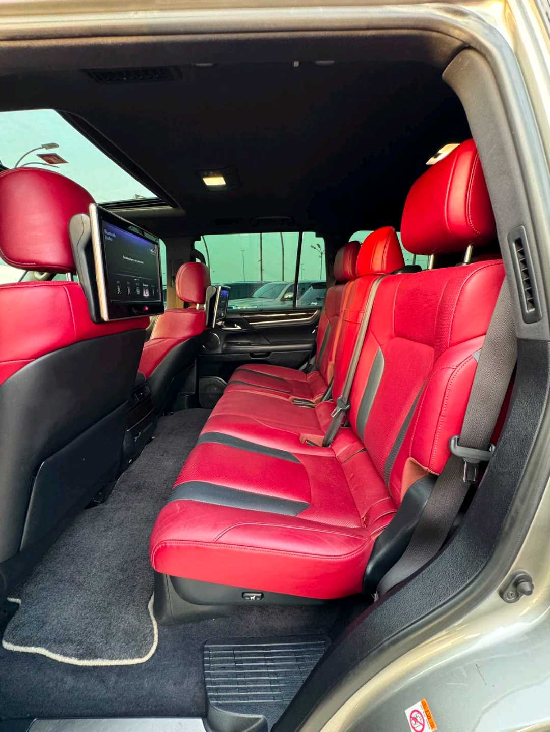 Car Image 2018 LEXUS LX 570