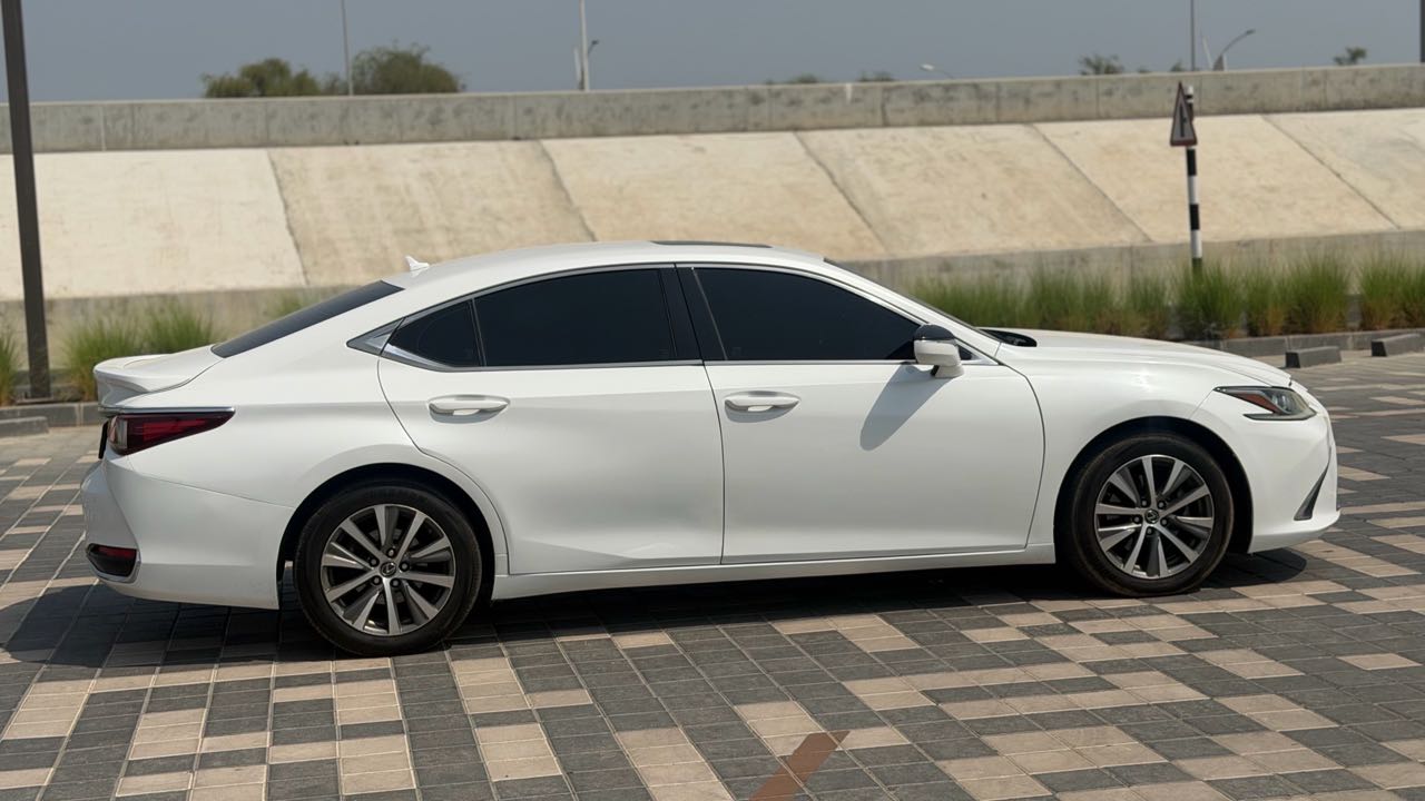 Car Image 2020 LEXUS ES 300