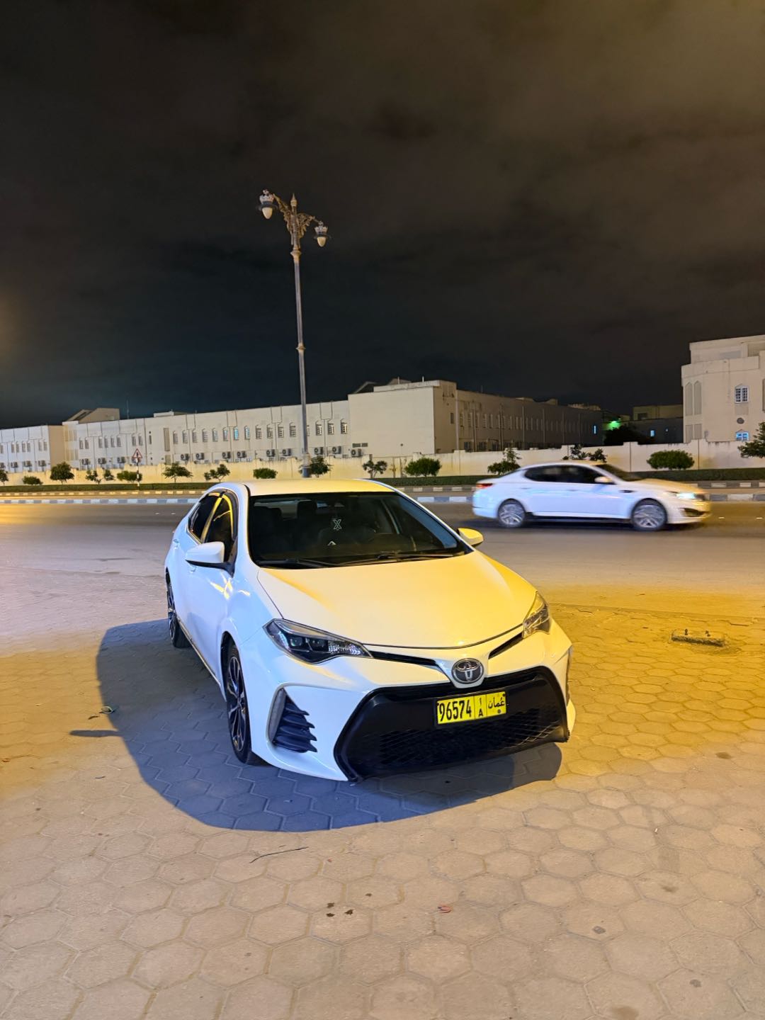 Car Image 2017 TOYOTA COROLLA LE