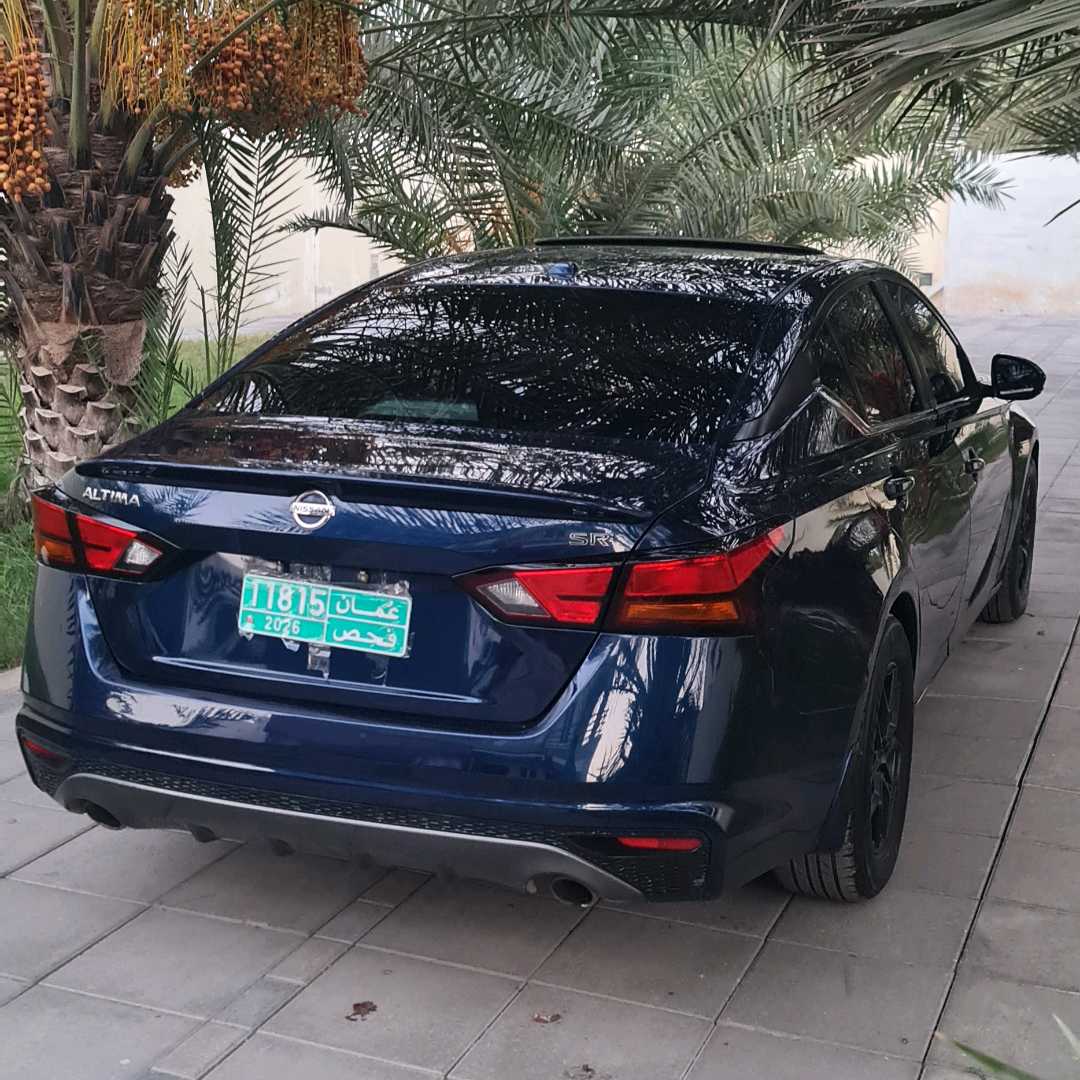 Car Image 2019 NISSAN ALTIMA SR
