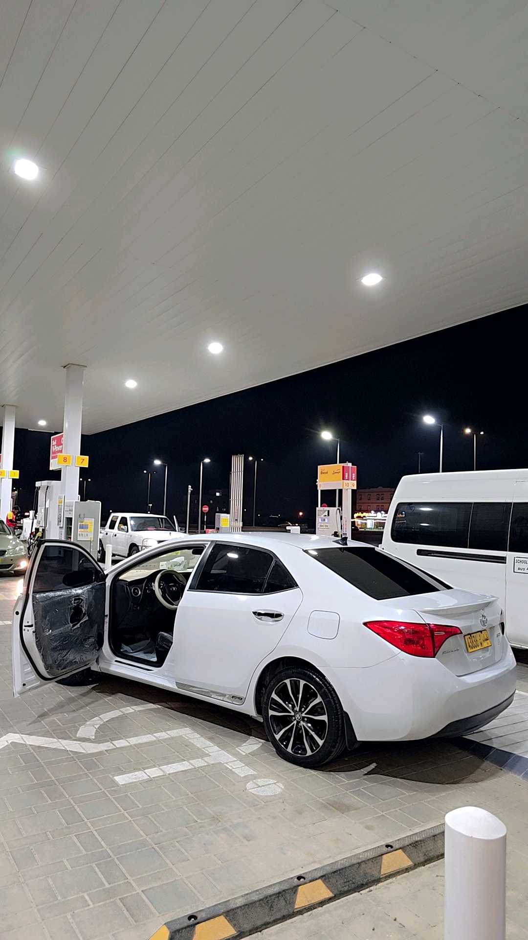 Car Image 2017 TOYOTA COROLLA XSE
