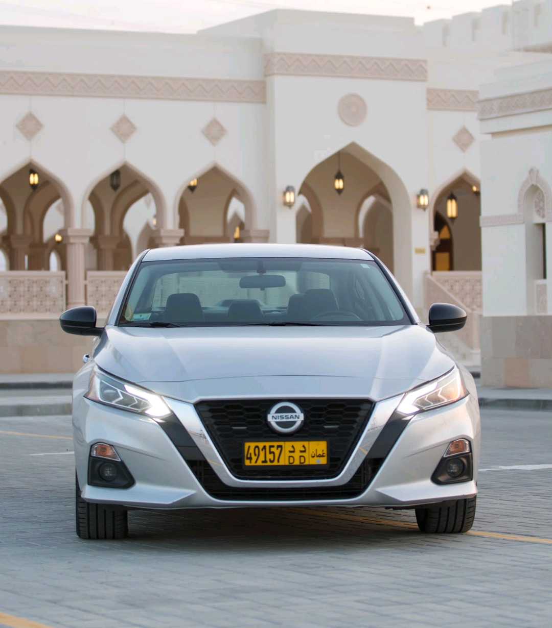 Car Image 2019 NISSAN ALTIMA SR
