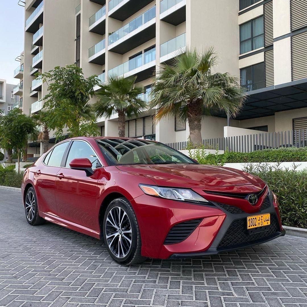 Car Image 2019 TOYOTA CAMRY SE