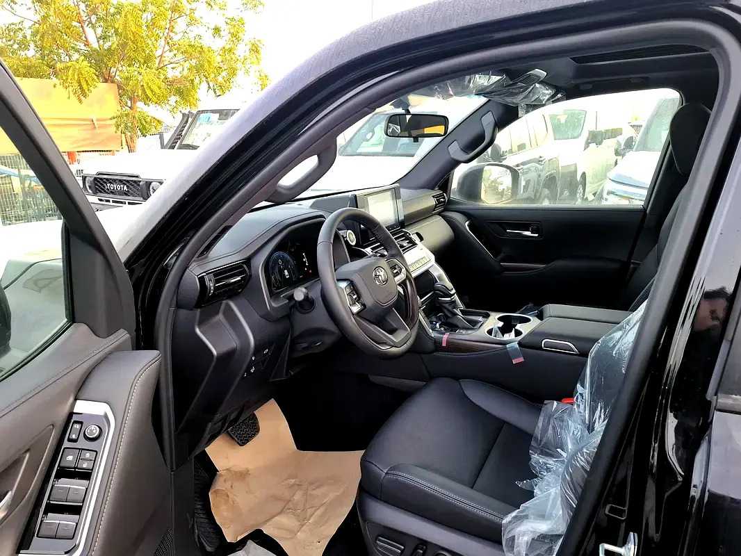 Car Image 2026 TOYOTA LAND CRUISER GX.R