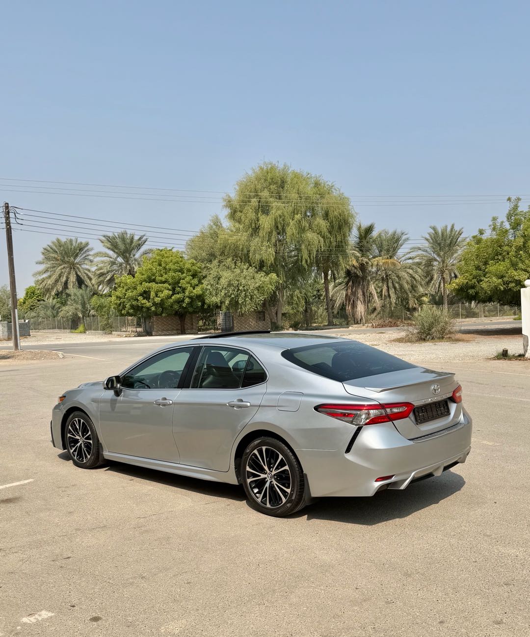 Car Image 2018 TOYOTA CAMRY SE