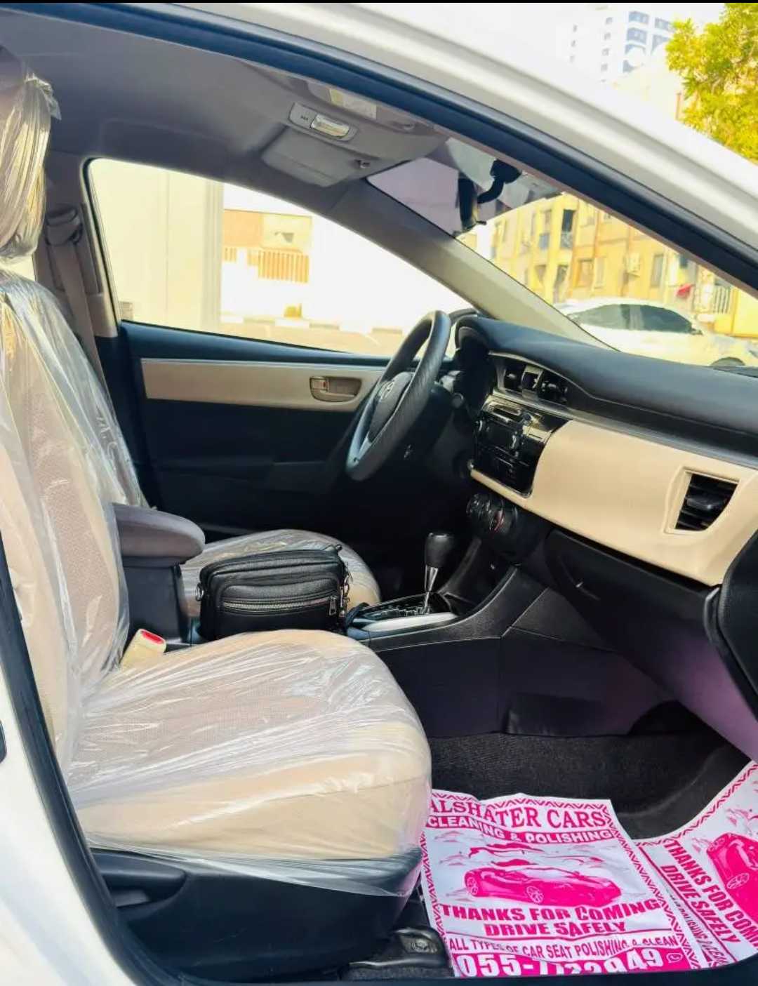 Car Image 2015 TOYOTA COROLLA SE