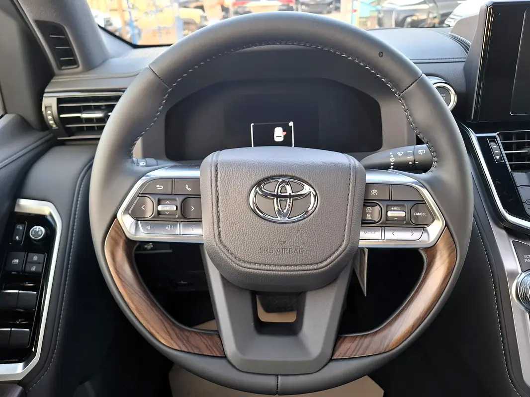 Car Image 2026 TOYOTA LAND CRUISER GX.R
