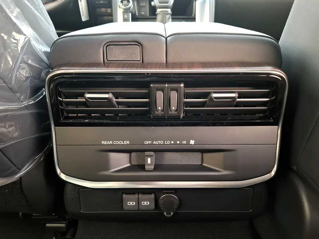 Car Image 2026 TOYOTA LAND CRUISER GX.R