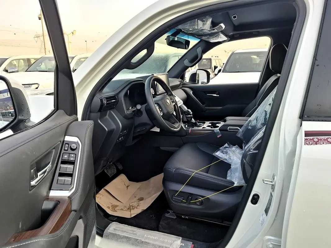 Car Image 2026 TOYOTA LAND CRUISER GX.R
