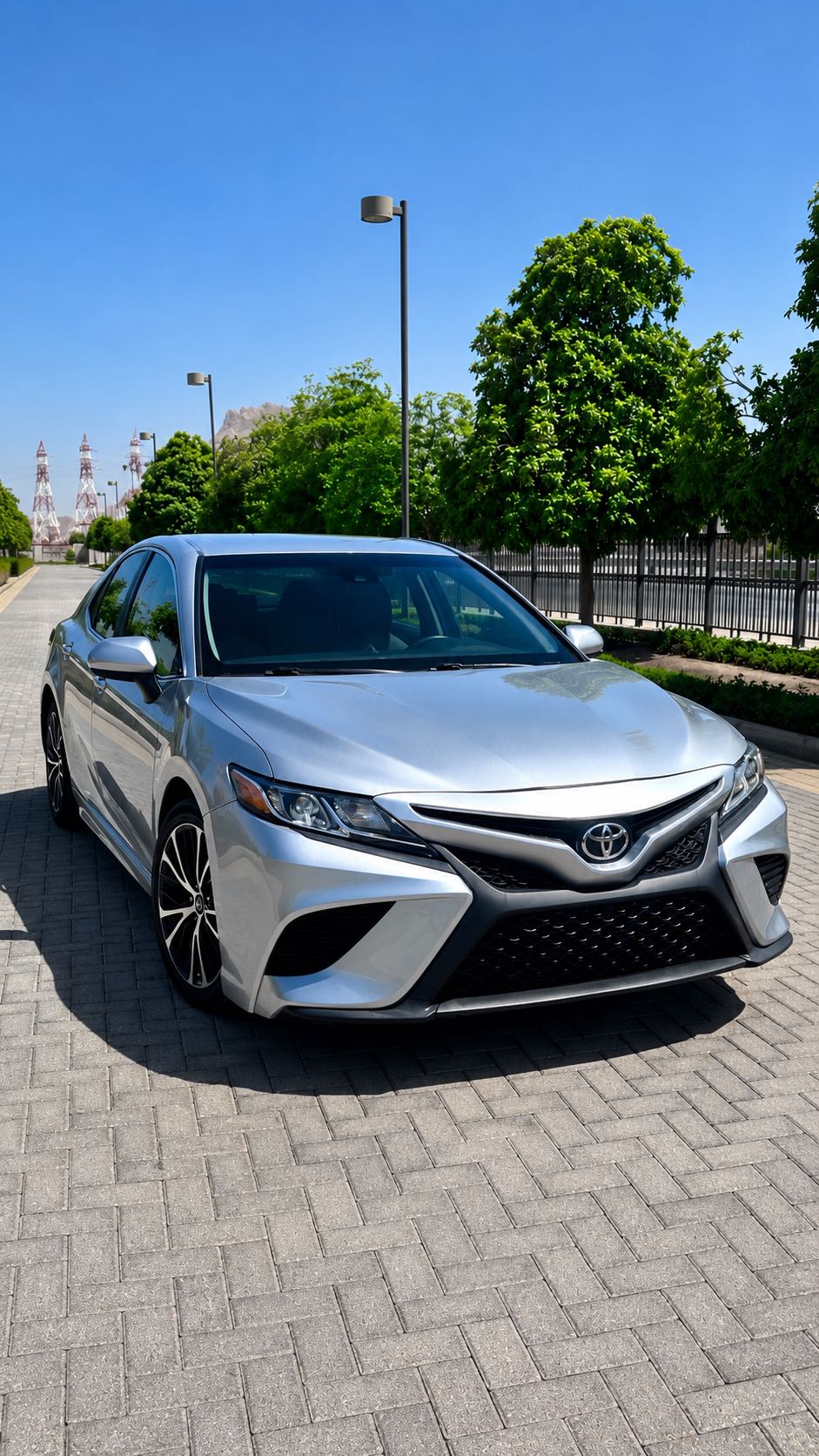 Car Image 2018 TOYOTA CAMRY SE