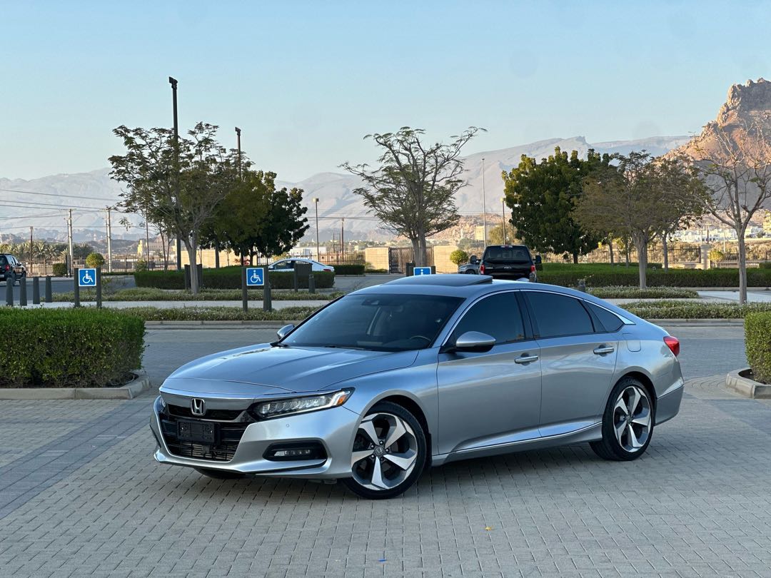 Car Image 2018 HONDA ACCORD TOURING