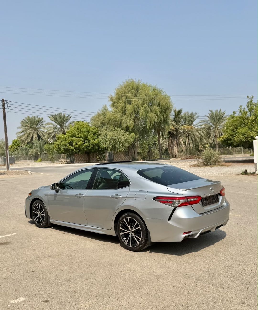 Car Image 2018 TOYOTA CAMRY SE