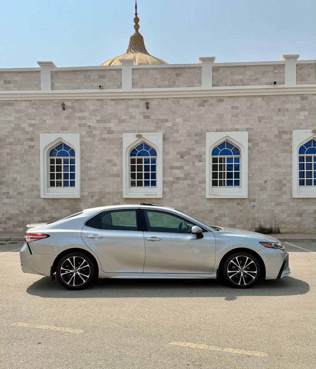 Car Image 2018 TOYOTA CAMRY SE