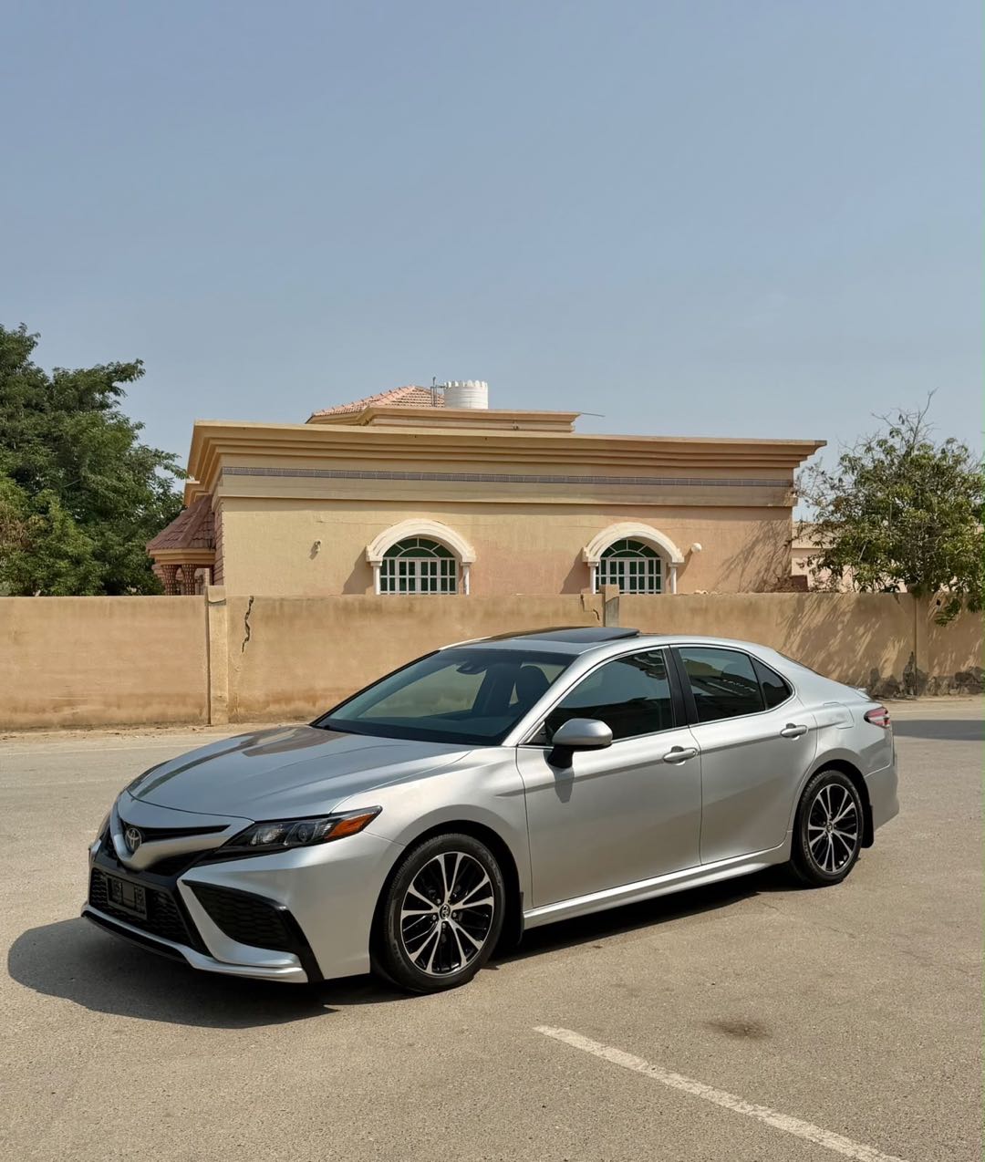 Car Image 2018 TOYOTA CAMRY SE