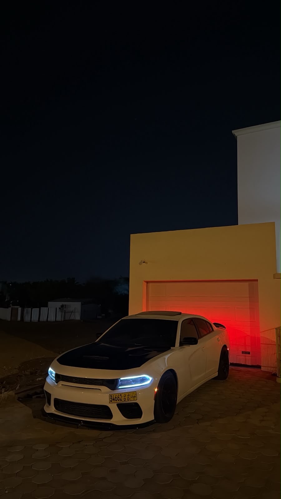 Car Image 2019 DODGE CHARGER SXT