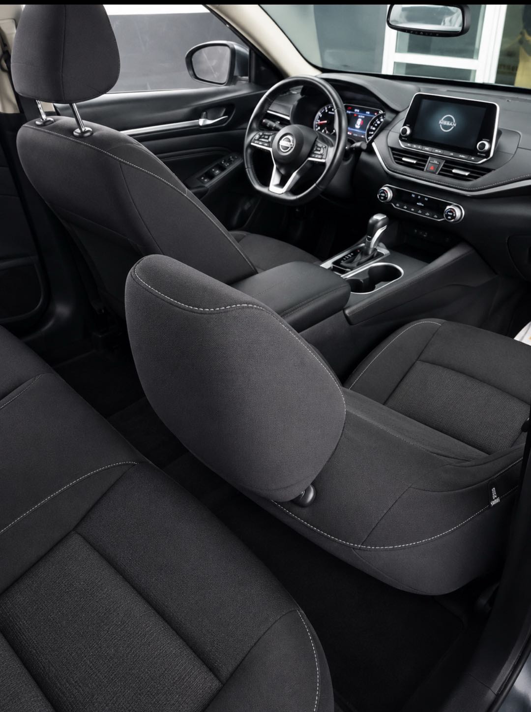 Car Image 2019 NISSAN ALTIMA SV