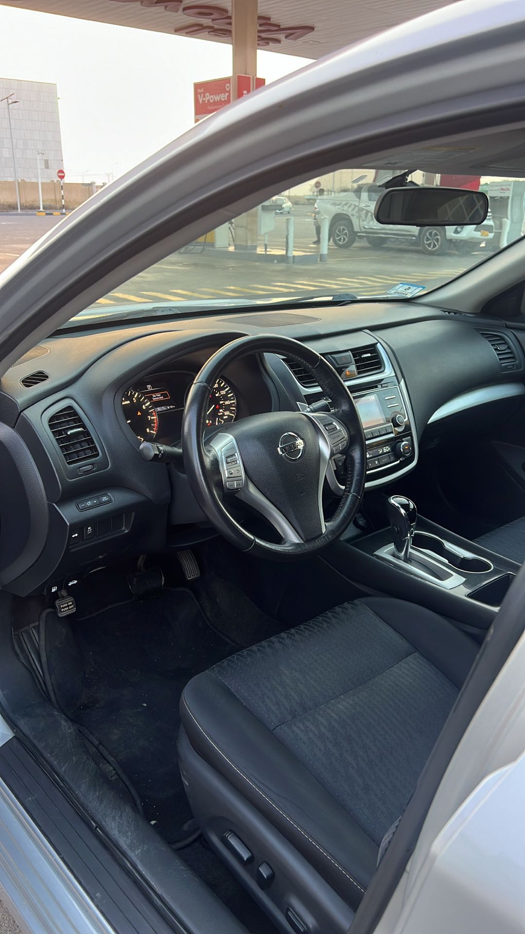 Car Image 2018 NISSAN ALTIMA SV